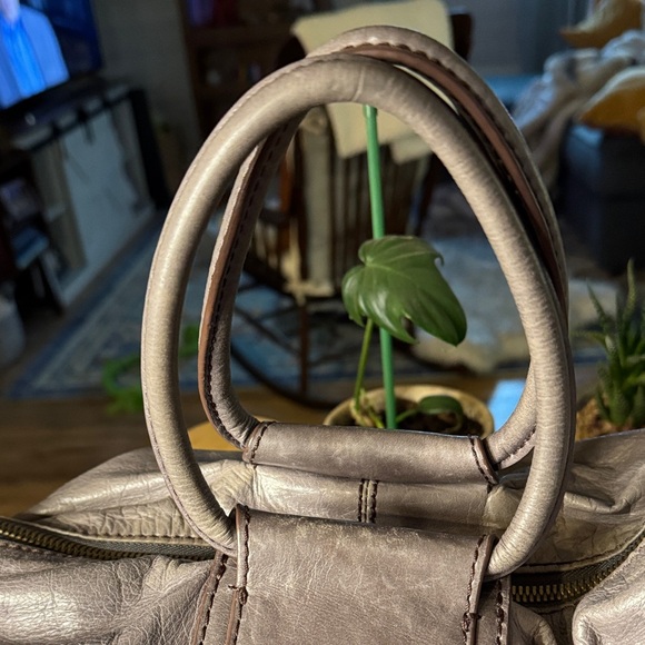 HOBO Large Shelia Gray Crossbody Bag - Picture 3 of 15